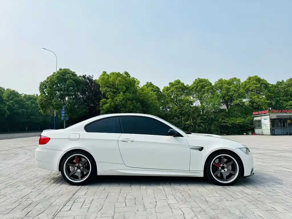 BMW M3 2011 — фото 3