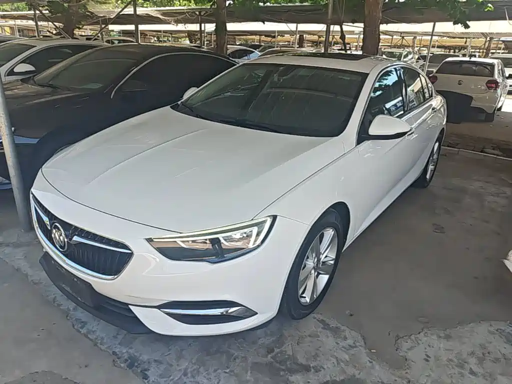 Buick Regal 2018 — фото 1