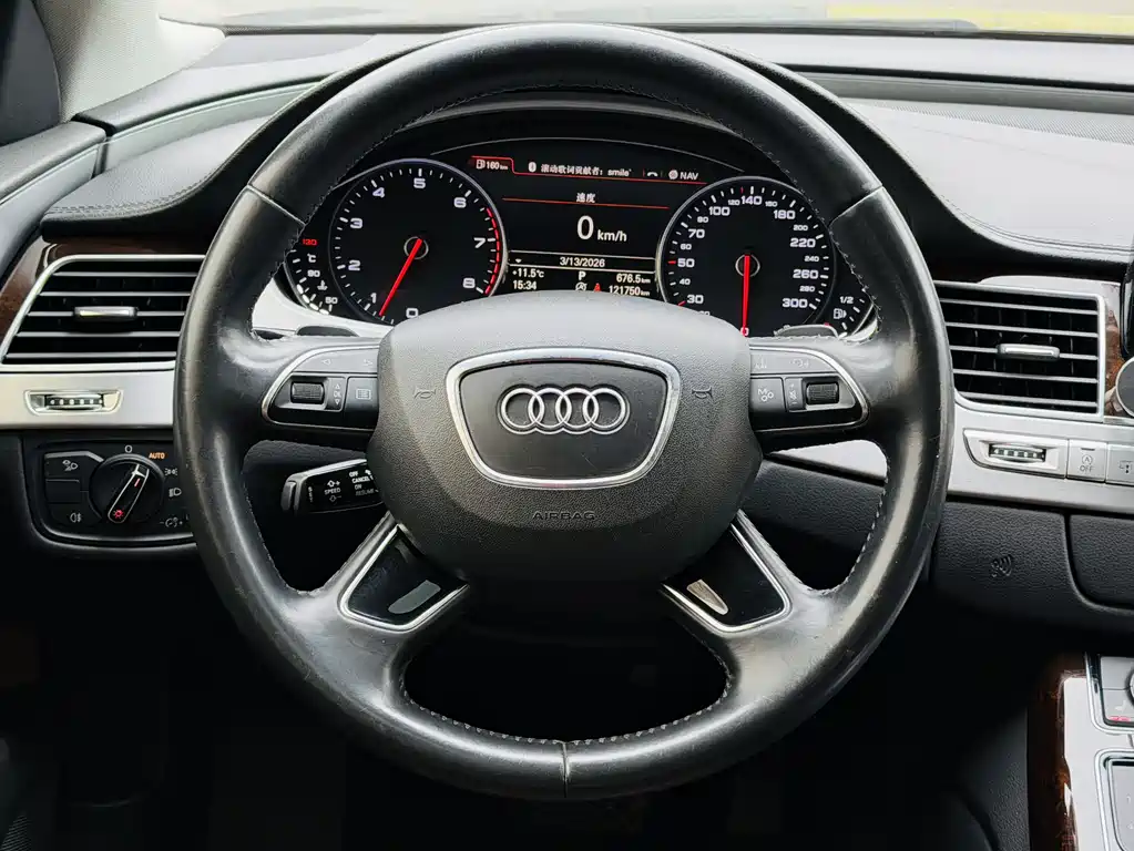 Audi A8 2013 — фото 10