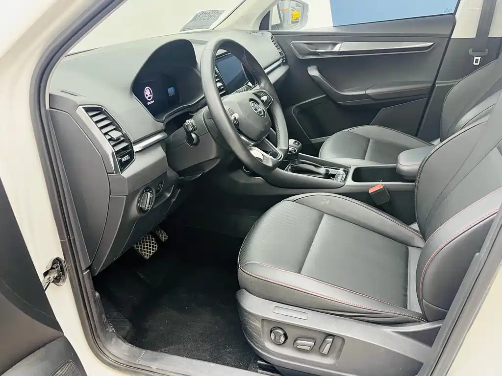 Skoda Karoq 2023 — фото 8
