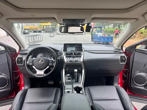 Lexus NX 2017