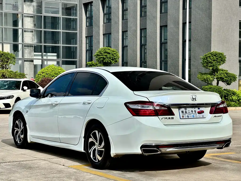 Honda Accord 2017 — фото 7