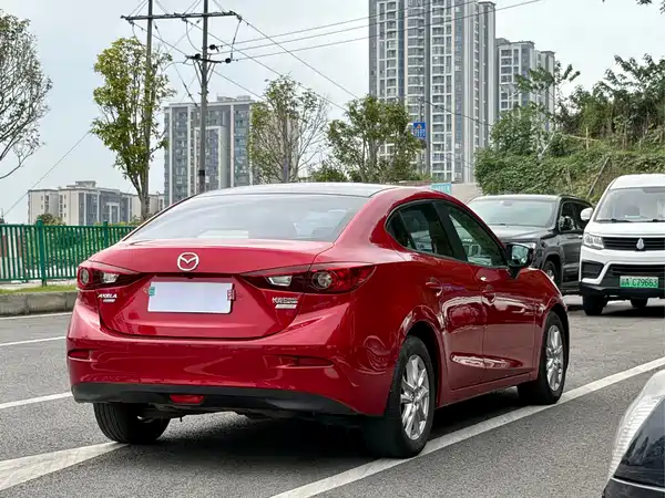 Mazda 3 Axela 2016