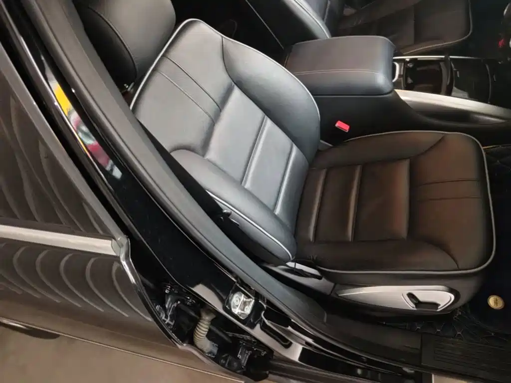 Mercedes-Benz R-Class 2016 — фото 20