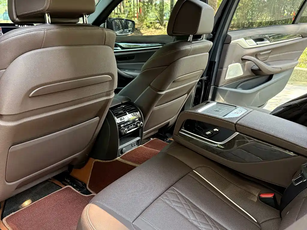 BMW 5 Series 2023