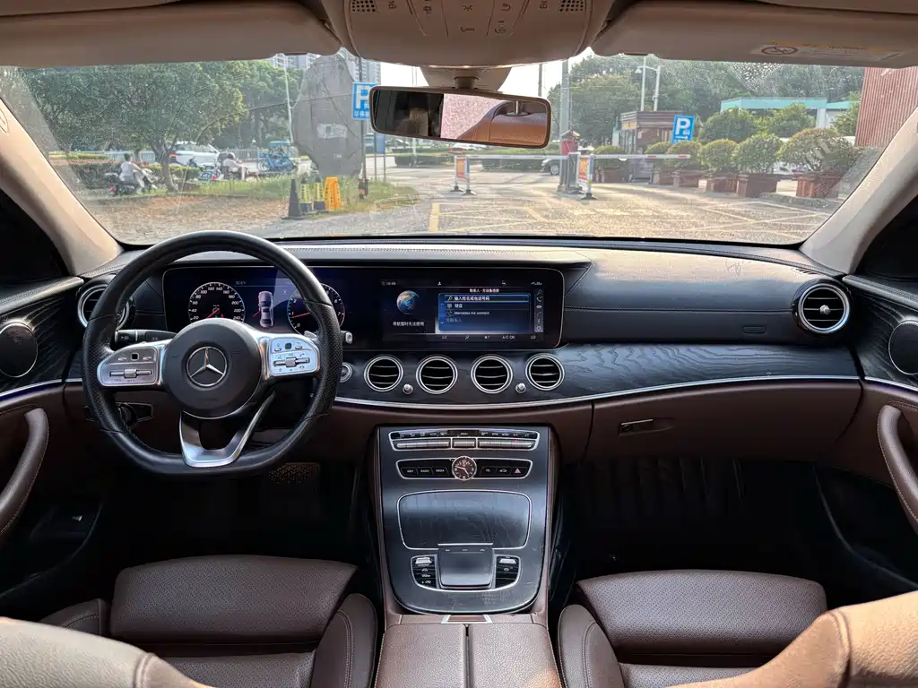 Mercedes-Benz E-Class 2019 — фото 15