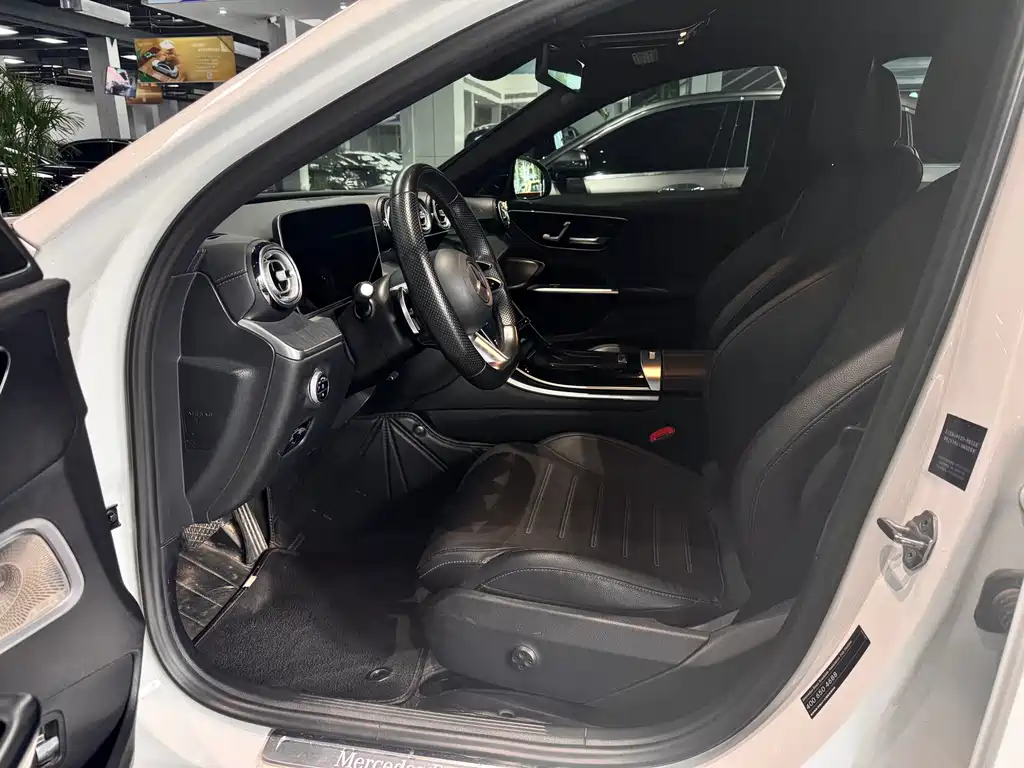 Mercedes-Benz C-Class 2023 — фото 10