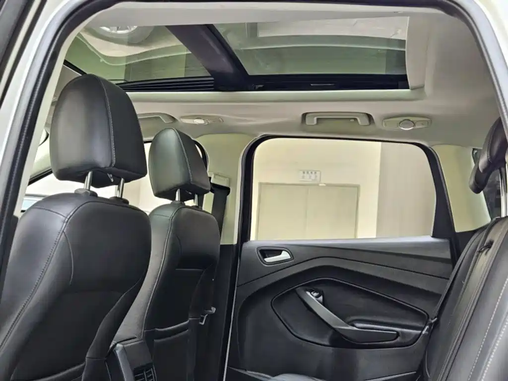 Ford Kuga 2016 — фото 16