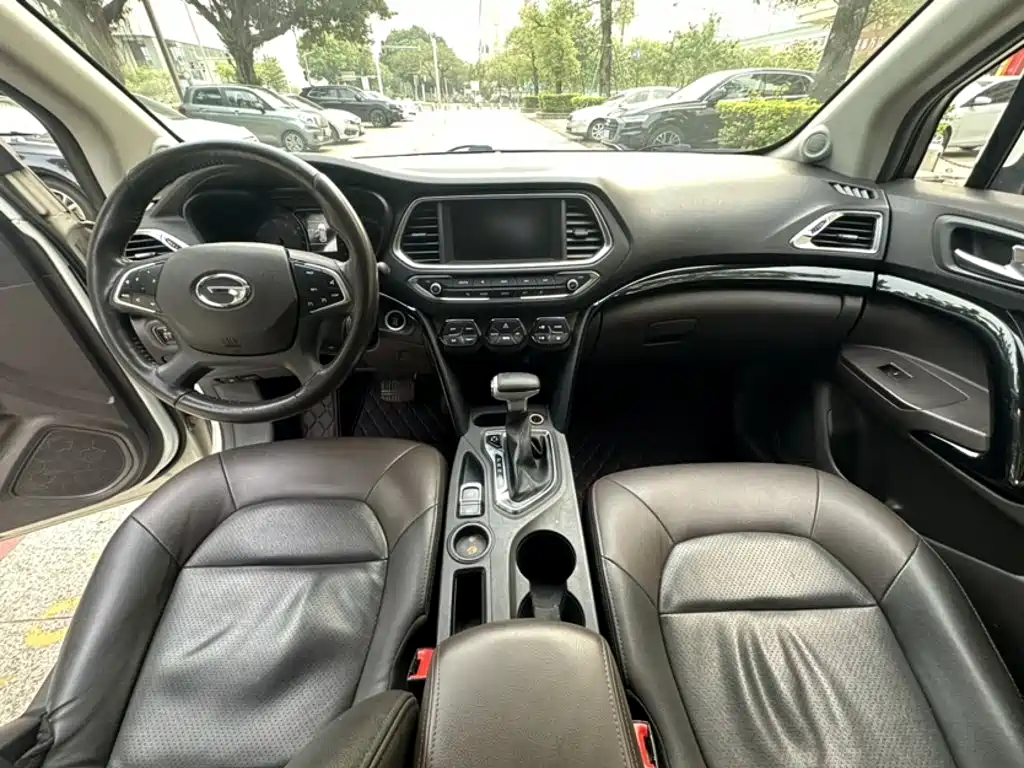 GAC Trumpchi GS4 2018 — фото 15