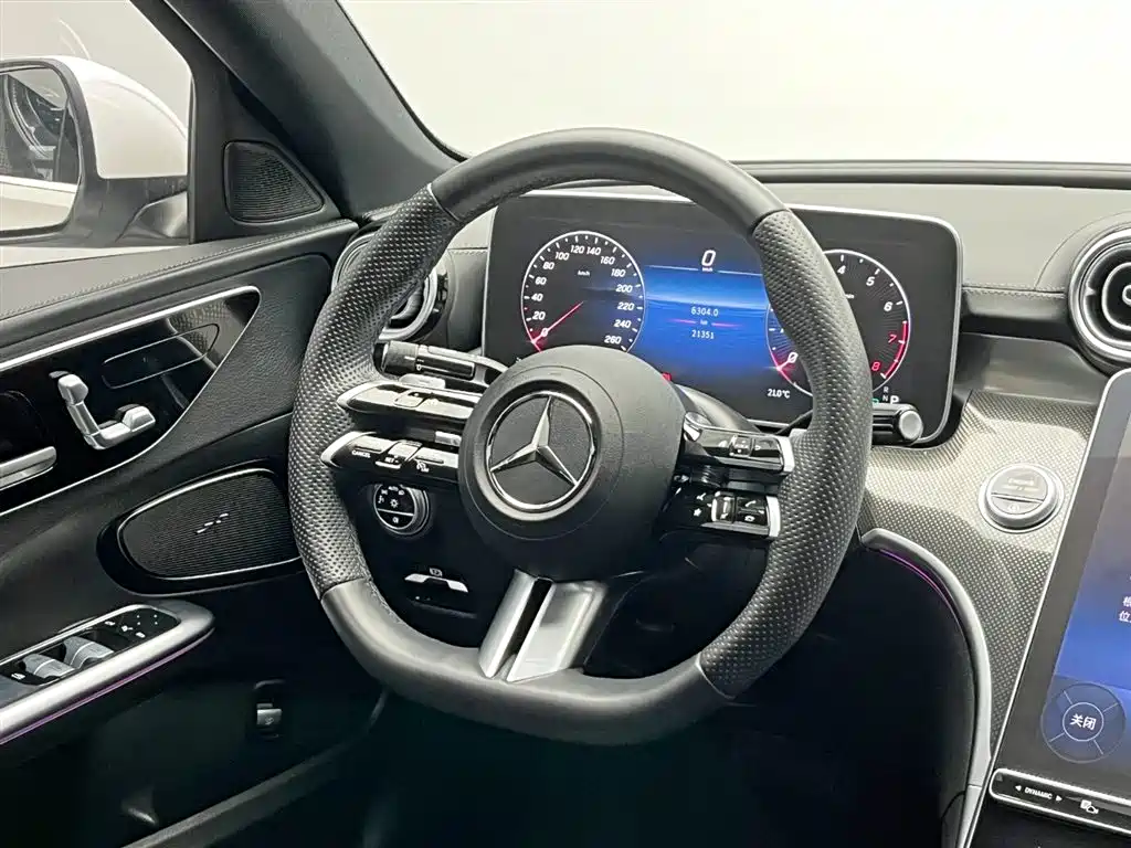 Mercedes-Benz C-Class 2023 — фото 24