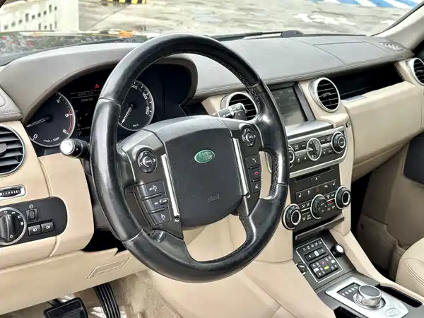 Land Rover Discovery 2013
