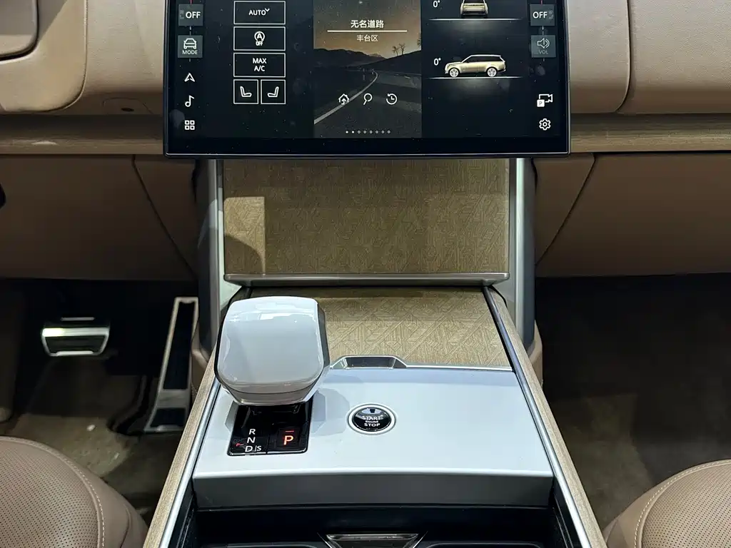 Land Rover Range Rover 2023 — фото 12
