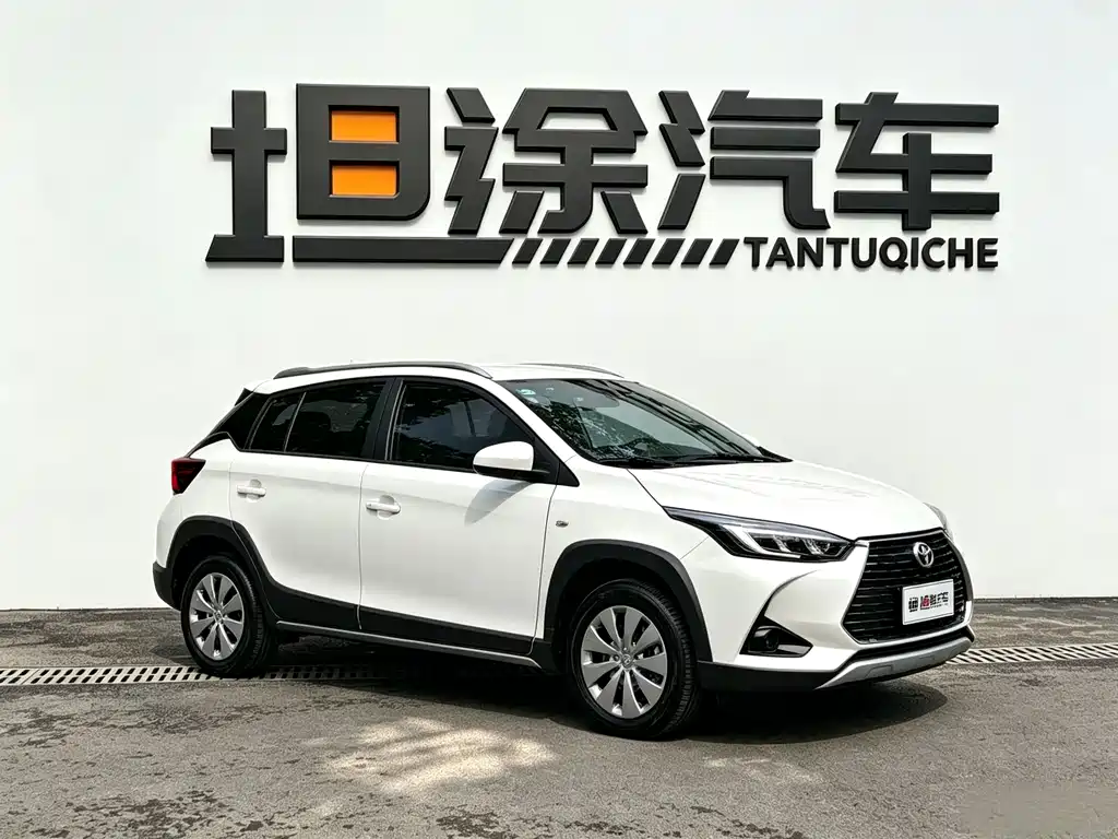 Toyota Yaris L 2023