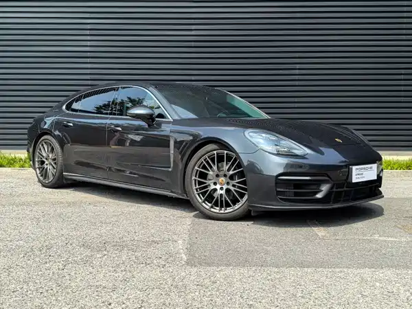 Porsche Panamera 2022