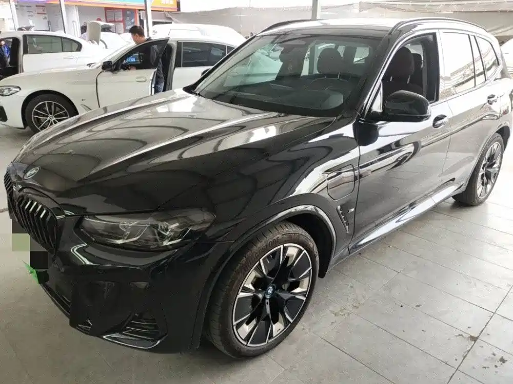 BMW iX3 2023 — фото 1