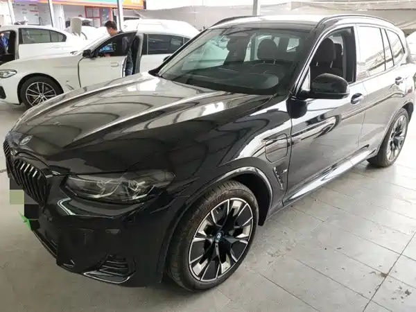 BMW iX3 2023
