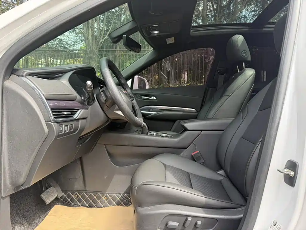 Cadillac XT4 2020 — фото 17