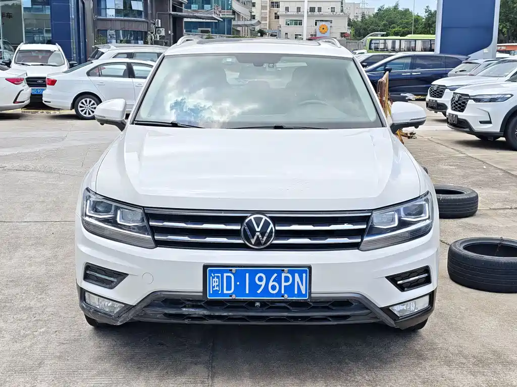 Volkswagen Tiguan L 2021 — фото 2