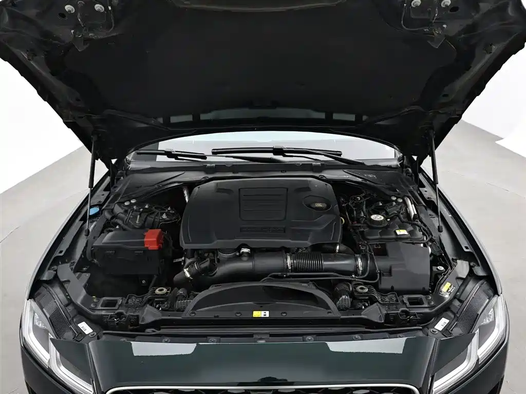 Jaguar XFL 2022 — фото 17