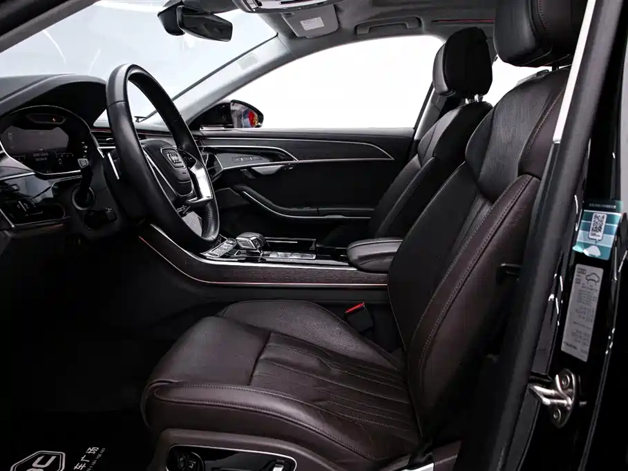 Audi A8 2021 — фото 12