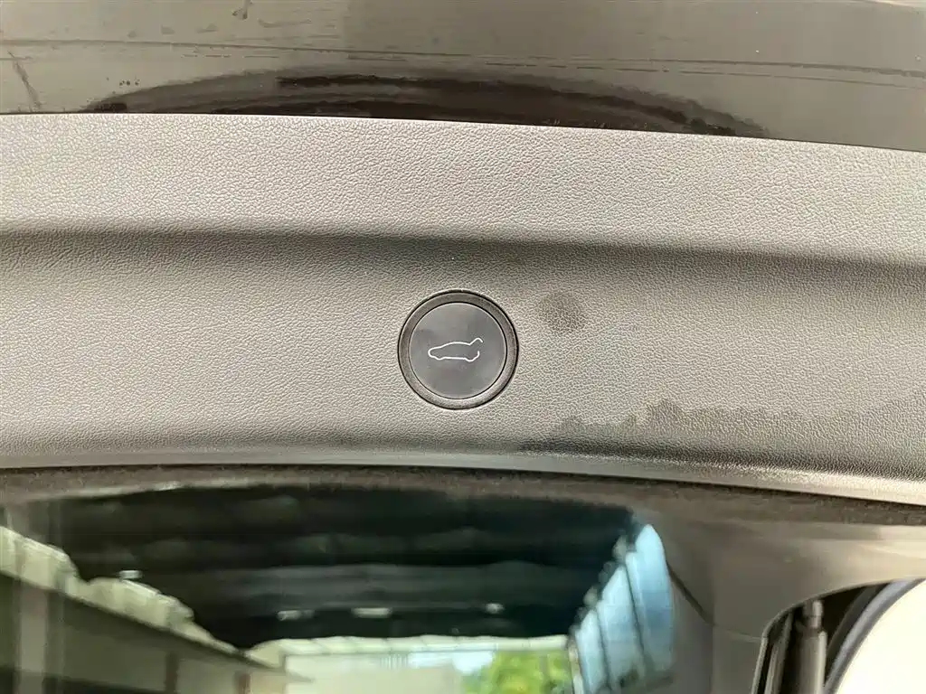 Tesla Model Y 2023 — фото 16