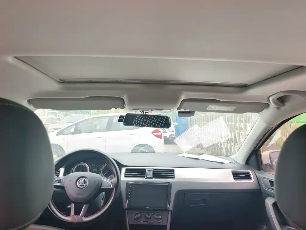 Skoda Rapid 2018 — фото 18