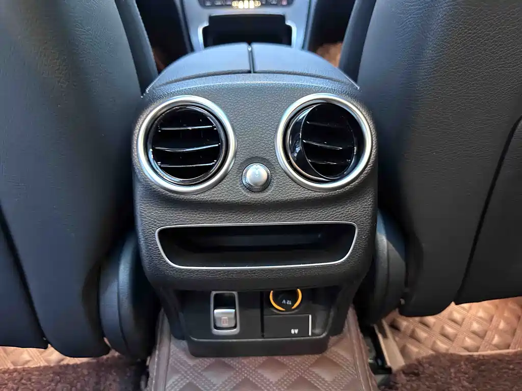 Mercedes-Benz C-Class 2021 — фото 18