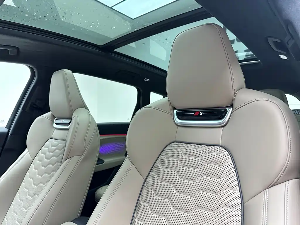 Audi Q6L e-tron 2025 — фото 15