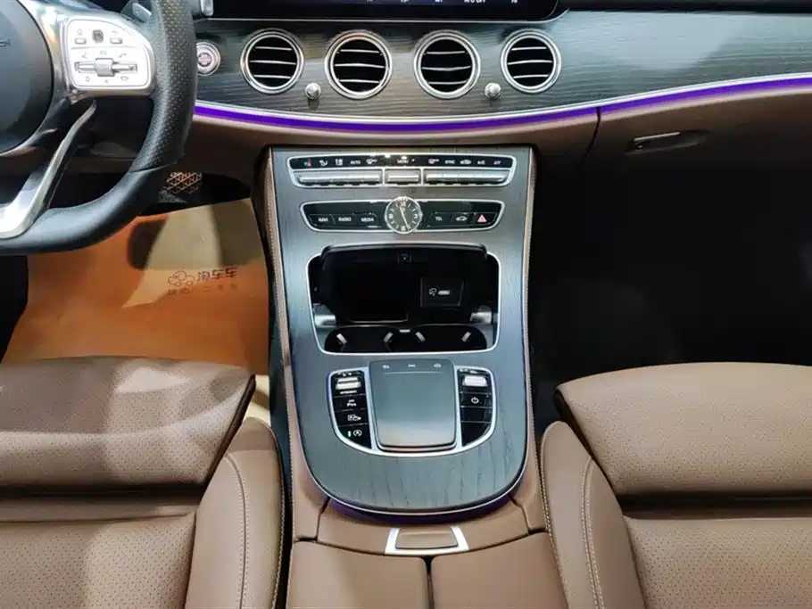 Mercedes-Benz E-Class 2020 — фото 16