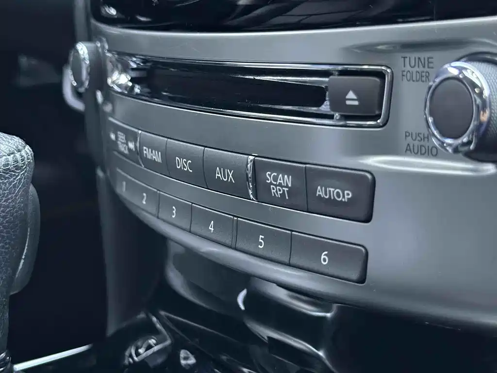 Infiniti Q70 2015 — фото 10