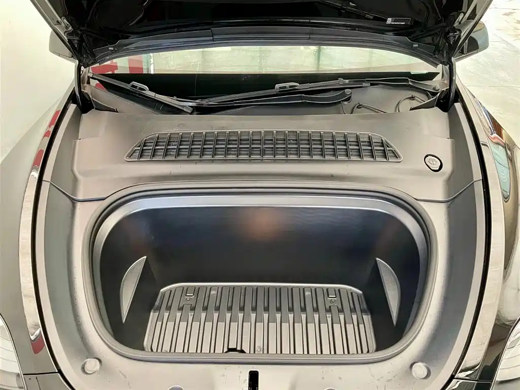 Tesla Model Y 2023 — фото 17