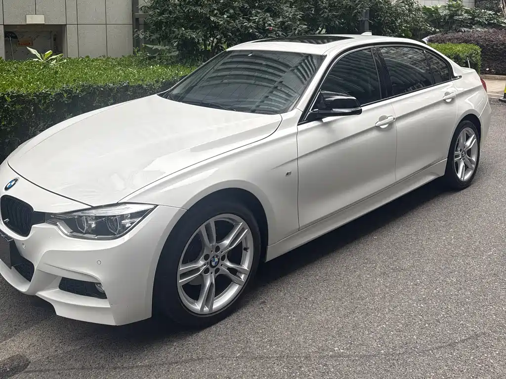 BMW 3 Series 2018 — фото 1