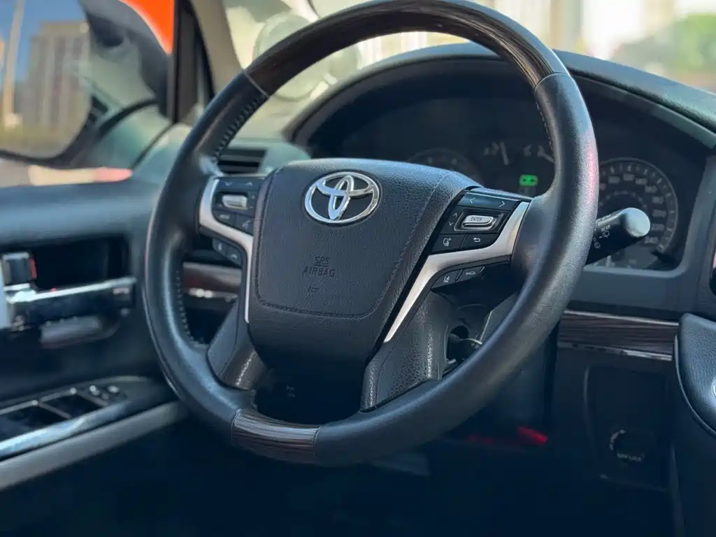 Toyota Land Cruiser 2014 — фото 12
