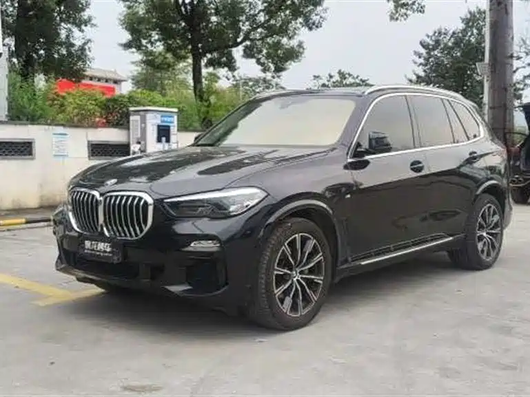 BMW X5 2021 — фото 1
