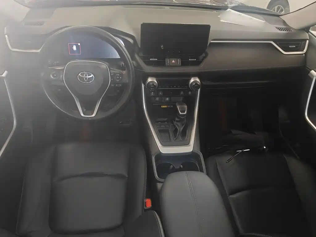 Toyota RAV4 2023 — фото 10