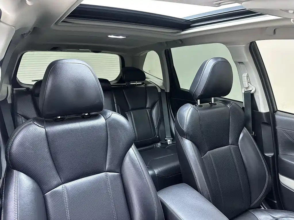 Subaru Forester 2022 — фото 12