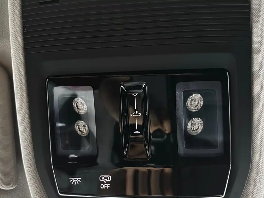 Skoda Octavia 2021 — фото 17