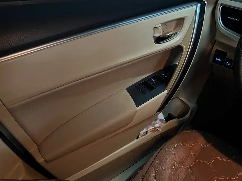 Toyota Corolla 2015 — фото 39
