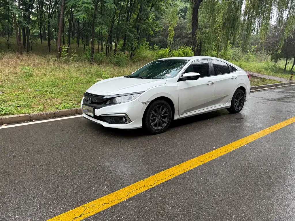 Honda Civic 2021 — фото 1