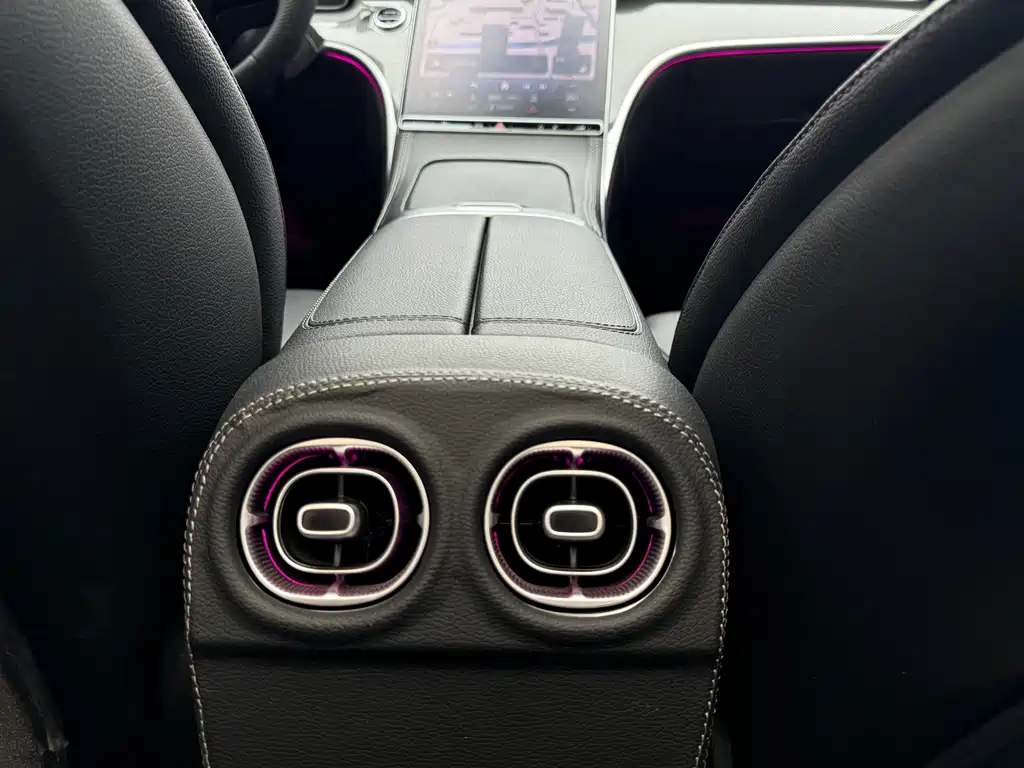 Mercedes-Benz C-Class 2023 — фото 11