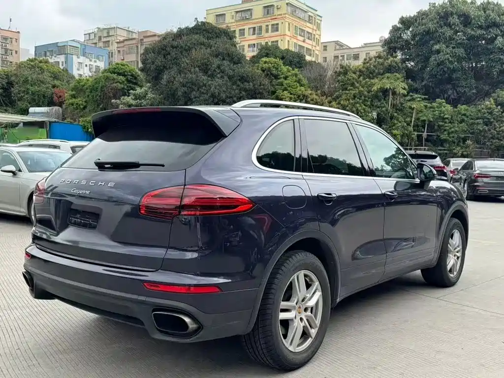 Porsche Cayenne 2017 — фото 24