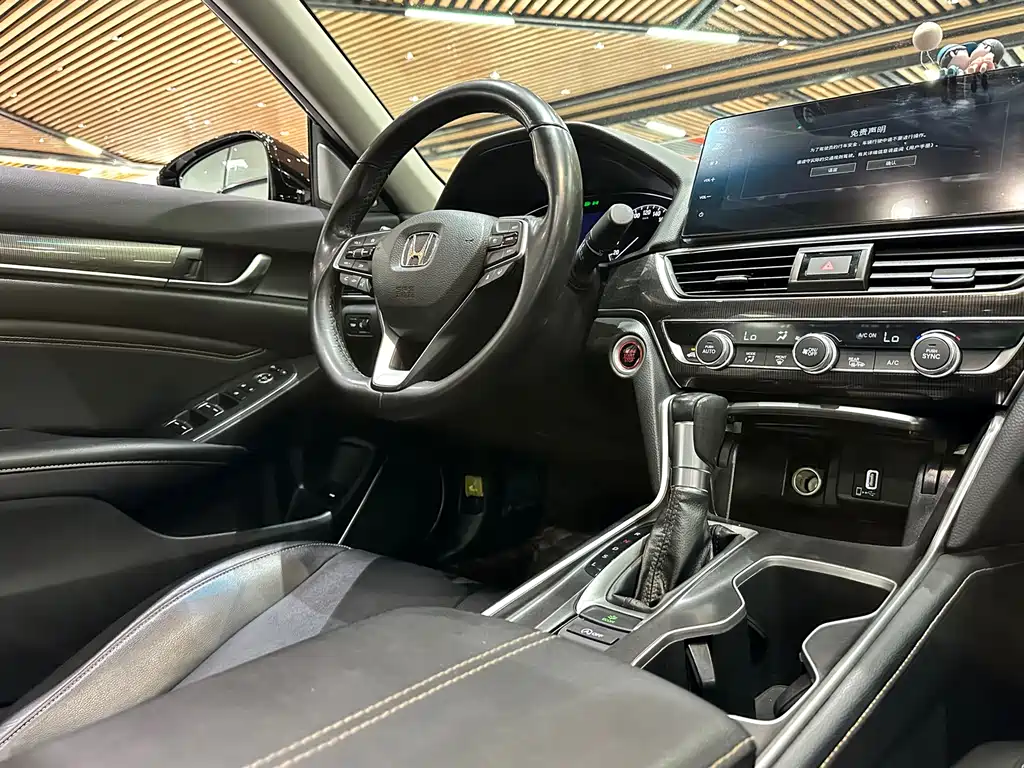 Honda Accord 2022 — фото 10