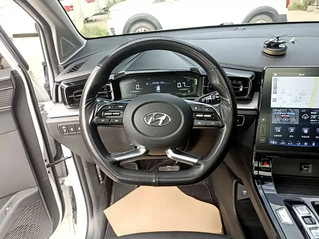 Hyundai Custin 2022 — фото 11