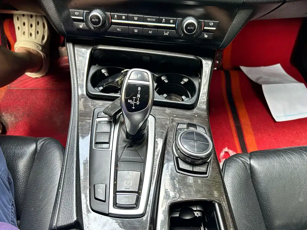 BMW 5 Series 2013 — фото 11