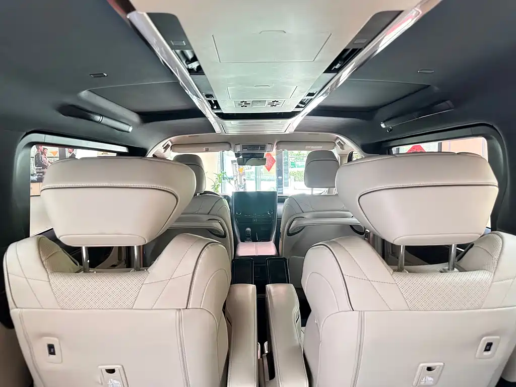 Toyota Alphard 2024 — фото 12