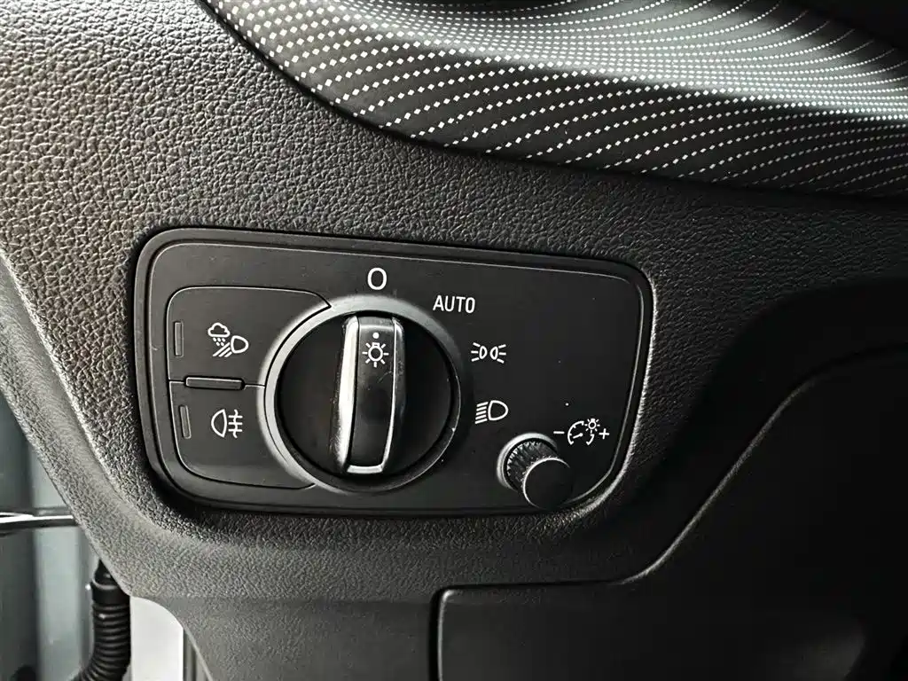 Audi Q2L 2022 — фото 18