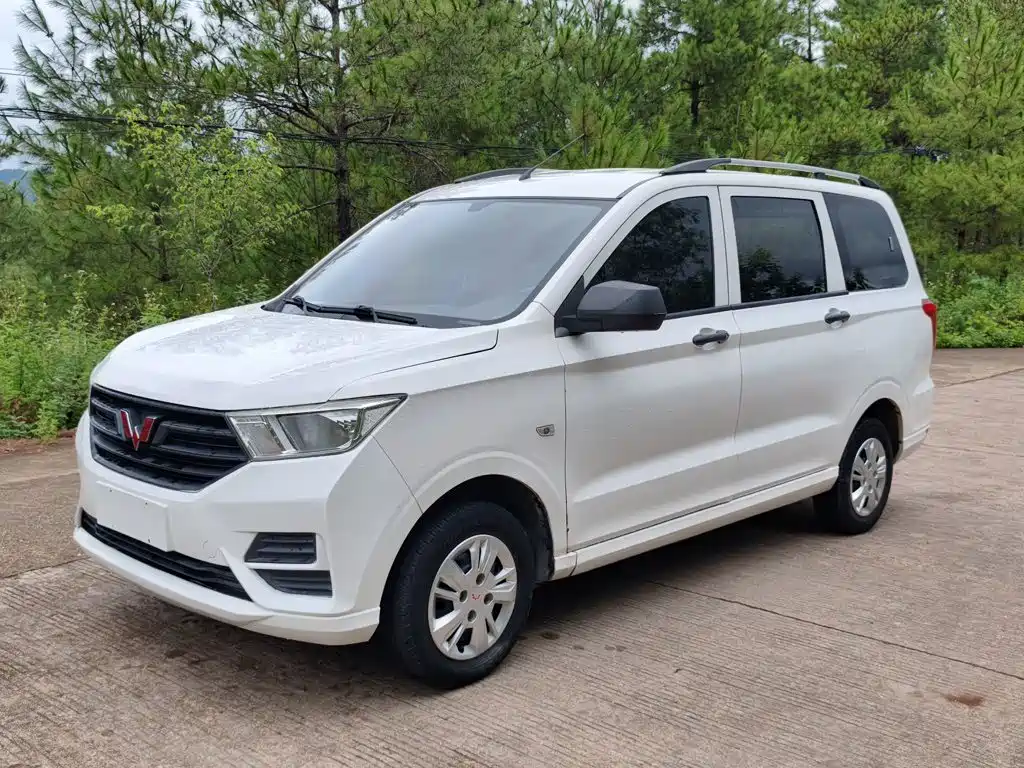 Wuling Hongguang 2020 — фото 2