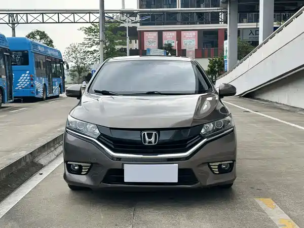 Honda Greiz 2016