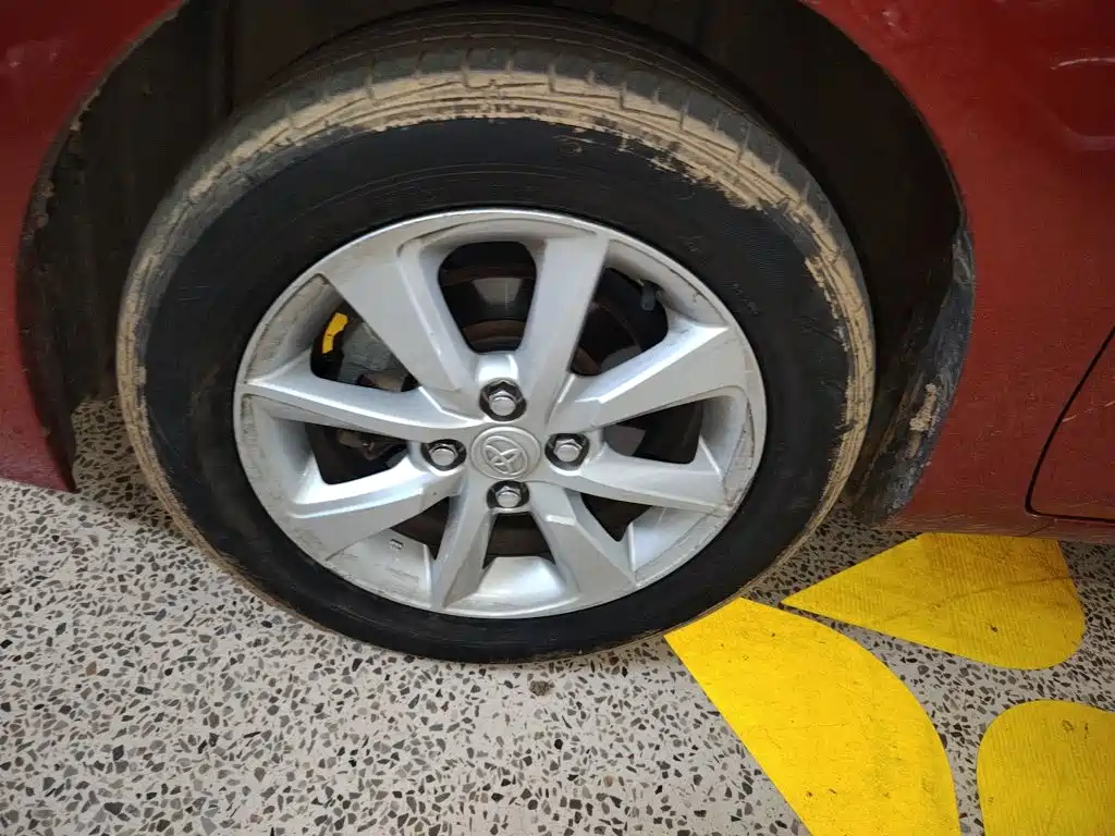 Toyota Yaris L 2015 — фото 23