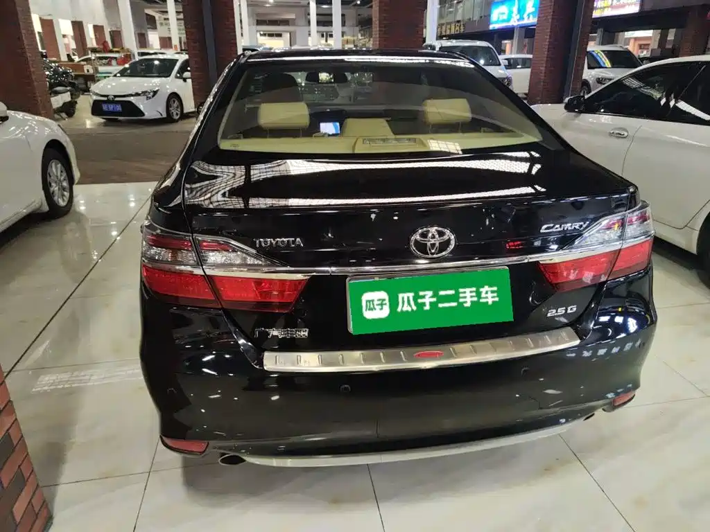 Toyota Camry 2016 — фото 4
